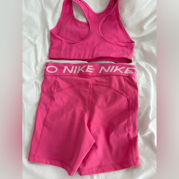 Nike set - Picture 2 of 5
